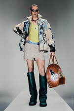 アクネ ストゥディオズ2025年春夏メンズコレクション - スーパーヒーローへの憧憬と郷愁｜写真13