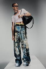 アクネ ストゥディオズ2025年春夏メンズコレクション - スーパーヒーローへの憧憬と郷愁｜写真18