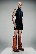 アクネ ストゥディオズ2025年春夏メンズコレクション - スーパーヒーローへの憧憬と郷愁｜写真24