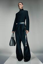 アクネ ストゥディオズ2025年春夏メンズコレクション - スーパーヒーローへの憧憬と郷愁｜写真27