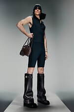 アクネ ストゥディオズ2025年春夏メンズコレクション - スーパーヒーローへの憧憬と郷愁｜写真4