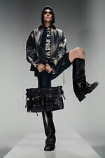 アクネ ストゥディオズ2025年春夏メンズコレクション - スーパーヒーローへの憧憬と郷愁｜写真8