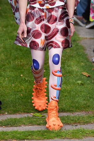 ウォルター ヴァン ベイレンドンク(Walter Van Beirendonck) 2025年春夏メンズコレクション  - 写真23