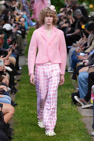 ウォルター ヴァン ベイレンドンク(Walter Van Beirendonck) 2025年春夏メンズコレクション  - 写真26