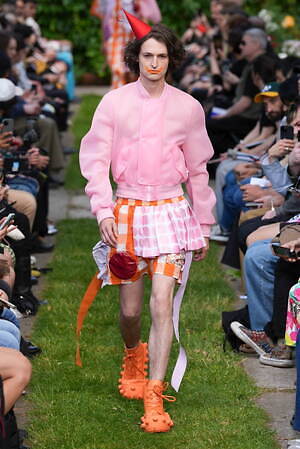 ウォルター ヴァン ベイレンドンク(Walter Van Beirendonck) 2025年春夏メンズコレクション  - 写真28