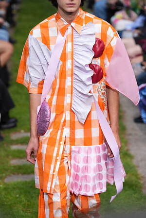 ウォルター ヴァン ベイレンドンク(Walter Van Beirendonck) 2025年春夏メンズコレクション  - 写真31