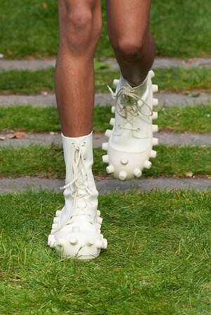 ウォルター ヴァン ベイレンドンク(Walter Van Beirendonck) 2025年春夏メンズコレクション  - 写真33