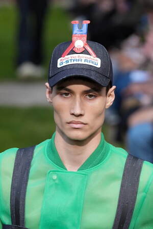 ウォルター ヴァン ベイレンドンク(Walter Van Beirendonck) 2025年春夏メンズコレクション  - 写真36