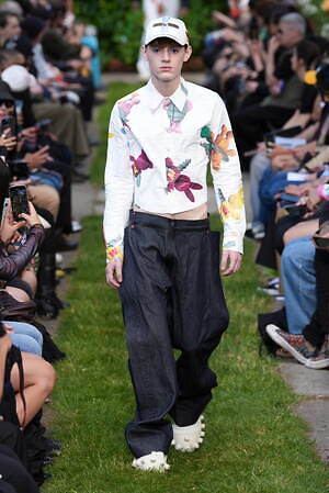 ウォルター ヴァン ベイレンドンク(Walter Van Beirendonck) 2025年春夏メンズコレクション  - 写真38