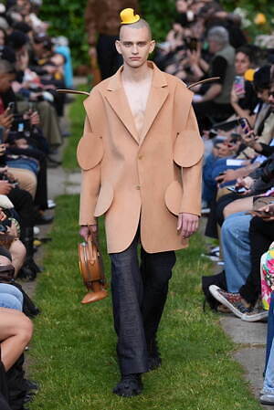 ウォルター ヴァン ベイレンドンク(Walter Van Beirendonck) 2025年春夏メンズコレクション  - 写真42