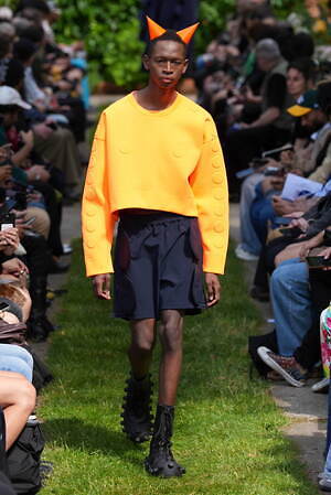 ウォルター ヴァン ベイレンドンク(Walter Van Beirendonck) 2025年春夏メンズコレクション  - 写真49