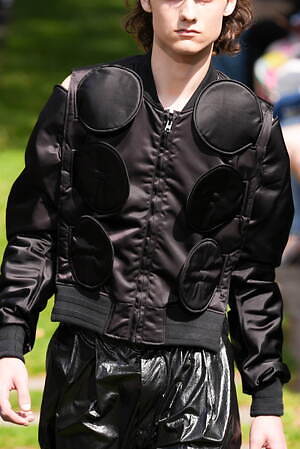 ウォルター ヴァン ベイレンドンク(Walter Van Beirendonck) 2025年春夏メンズコレクション  - 写真58