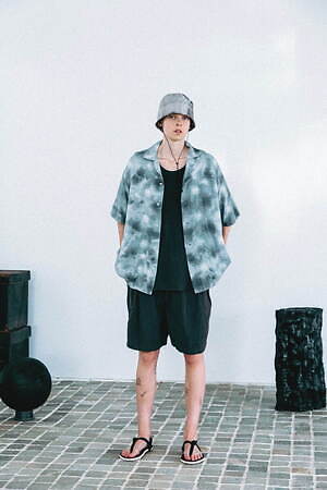 インアット(INNAT) 2025年春夏ウィメンズ&メンズコレクション  - 写真29