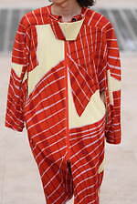 オム プリッセ イッセイ ミヤケ 2025年春夏コレクション - 風のダイナミズムが織りなす造形｜写真5