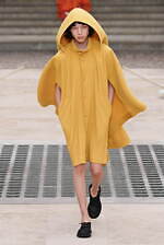 オム プリッセ イッセイ ミヤケ 2025年春夏コレクション - 風のダイナミズムが織りなす造形｜写真8