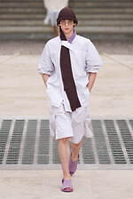 オム プリッセ イッセイ ミヤケ 2025年春夏コレクション - 風のダイナミズムが織りなす造形｜写真22