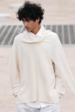 オム プリッセ イッセイ ミヤケ 2025年春夏コレクション - 風のダイナミズムが織りなす造形｜写真25