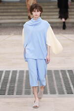 オム プリッセ イッセイ ミヤケ 2025年春夏コレクション - 風のダイナミズムが織りなす造形｜写真38