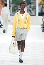 アミリ 2025年春夏コレクション - テーラリングとワークに降り注ぐきらめき｜写真16