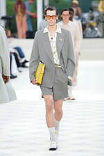 アミリ 2025年春夏コレクション - テーラリングとワークに降り注ぐきらめき｜写真23