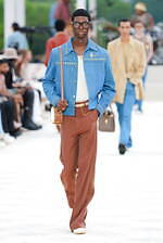 アミリ 2025年春夏コレクション - テーラリングとワークに降り注ぐきらめき｜写真50