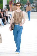 アミリ 2025年春夏コレクション - テーラリングとワークに降り注ぐきらめき｜写真53