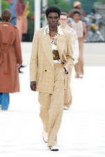 アミリ 2025年春夏コレクション - テーラリングとワークに降り注ぐきらめき｜写真59