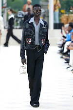 アミリ 2025年春夏コレクション - テーラリングとワークに降り注ぐきらめき｜写真69