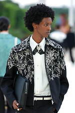 アミリ 2025年春夏コレクション - テーラリングとワークに降り注ぐきらめき｜写真76