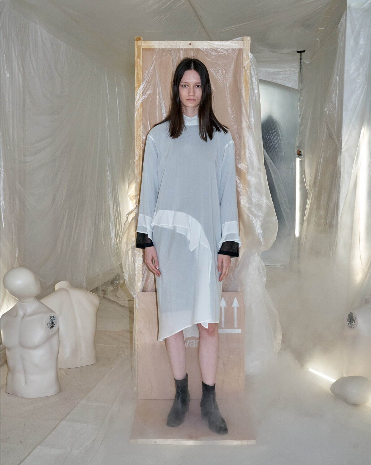 サルバム(sulvam) 2025年春夏ウィメンズ&メンズコレクション  - 写真2