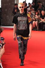 ジュンヤ ワタナベ マン 2025年春夏コレクション - デニム＆パッチワークが紡ぐドレッシーな装い｜写真76