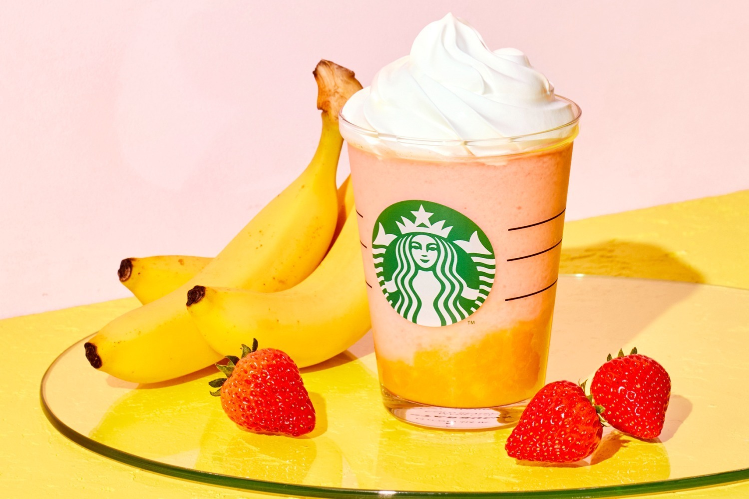 スターバックス新作「イチゴ バナナ フラぺチーノ」“もっちり