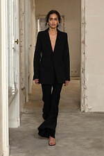 アミ 2025年春夏コレクション - 日没の瞬間、一瞬のグラデーション｜写真8