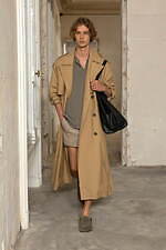 アミ 2025年春夏コレクション - 日没の瞬間、一瞬のグラデーション｜写真16