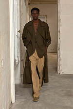 アミ 2025年春夏コレクション - 日没の瞬間、一瞬のグラデーション｜写真21