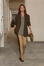 アミ 2025年春夏コレクション - 日没の瞬間、一瞬のグラデーション｜写真24