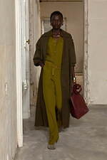 アミ 2025年春夏コレクション - 日没の瞬間、一瞬のグラデーション｜写真30