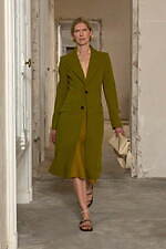 アミ 2025年春夏コレクション - 日没の瞬間、一瞬のグラデーション｜写真40