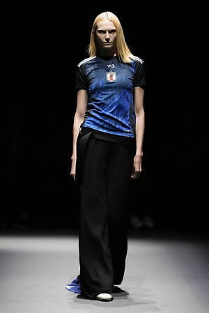 Y-3 2025年春夏コレクション - サッカー日本代表のユニフォームなどがラインナップ｜写真32