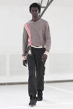 キコ コスタディノフ 2025年春夏メンズコレクション - 構造と装飾の交錯｜写真5