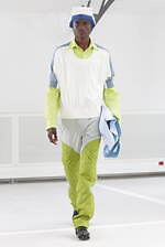 キコ コスタディノフ 2025年春夏メンズコレクション - 構造と装飾の交錯｜写真15