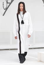 キコ コスタディノフ 2025年春夏メンズコレクション - 構造と装飾の交錯｜写真25