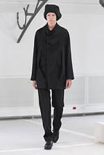 キコ コスタディノフ 2025年春夏メンズコレクション - 構造と装飾の交錯｜写真48