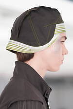 キコ コスタディノフ 2025年春夏メンズコレクション - 構造と装飾の交錯｜写真56