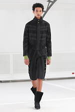 キコ コスタディノフ 2025年春夏メンズコレクション - 構造と装飾の交錯｜写真66