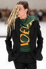 ロエベ 2025年春夏メンズコレクション - シルエットと質感の豊かさの追求｜写真7