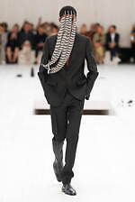 ロエベ 2025年春夏メンズコレクション - シルエットと質感の豊かさの追求｜写真10