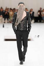 ロエベ 2025年春夏メンズコレクション - シルエットと質感の豊かさの追求｜写真12