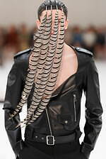 ロエベ 2025年春夏メンズコレクション - シルエットと質感の豊かさの追求｜写真13