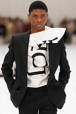 ロエベ 2025年春夏メンズコレクション - シルエットと質感の豊かさの追求｜写真16